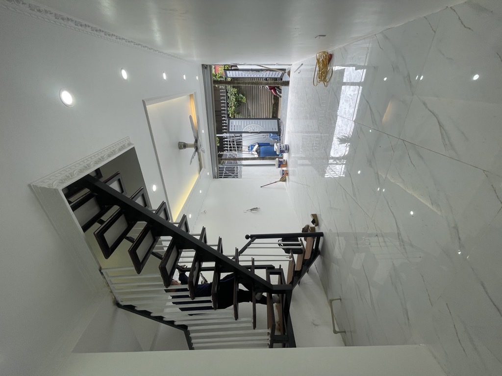 Bán nhà Vĩnh Hoàng - diện tích 42m2 2 tầng - Nhà mới về ở luôn - giá 2,4 tỷ