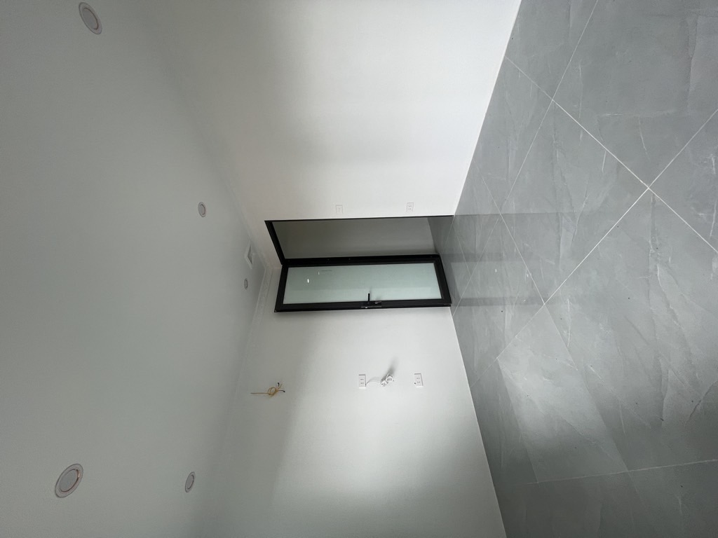 Bán nhà Vĩnh Hoàng - diện tích 42m2 2 tầng - Nhà mới về ở luôn - giá 2,4 tỷ