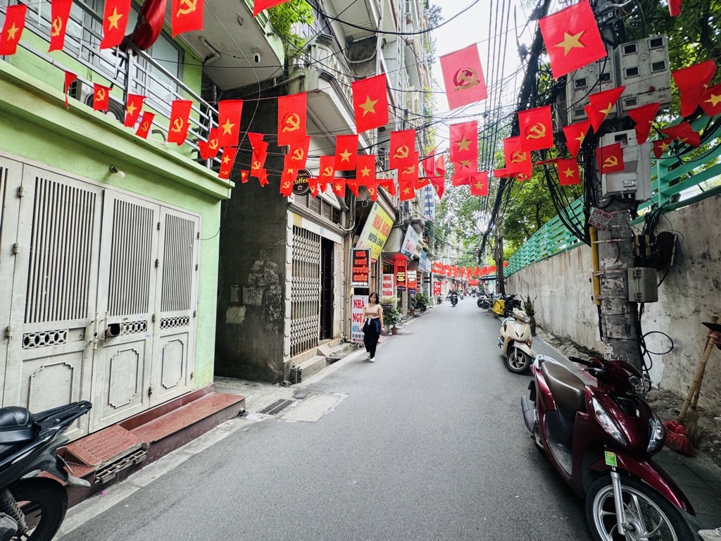 Bán nhà Nguyễn Trãi - diện tích 45.4m2 6 tầng - ô tô đỗ cửa - giá 17,8 tỷ