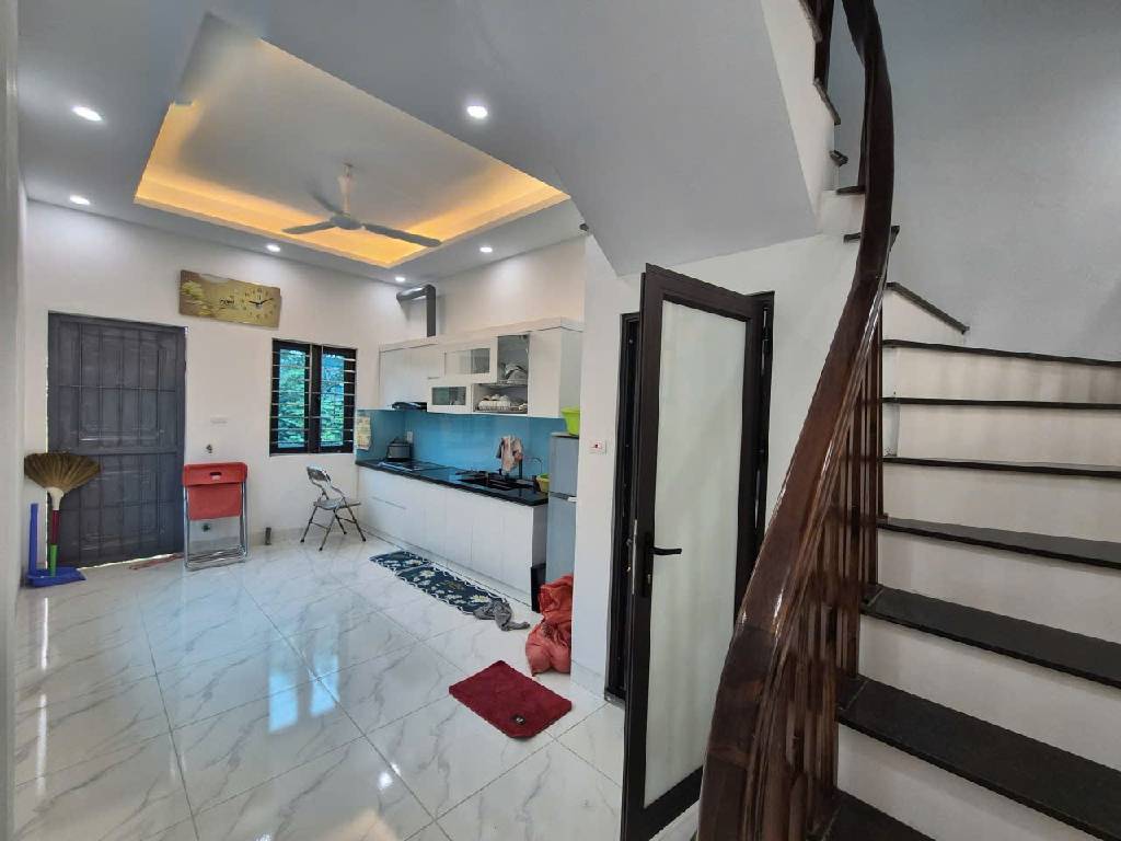 Bán nhà Định Công Thượng - diện tích 42m2 2 tầng - Lô góc 3 thoáng vĩnh viễn - giá 3,2 tỷ