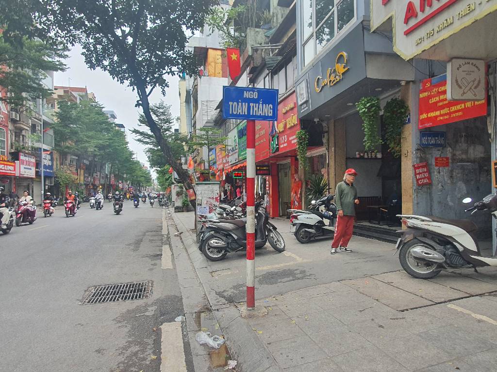 Bán nhà Ngõ Toàn Thắng - diện tích 40m2 4 tầng - Nhà đẹp ở ngay - giá 8 tỷ