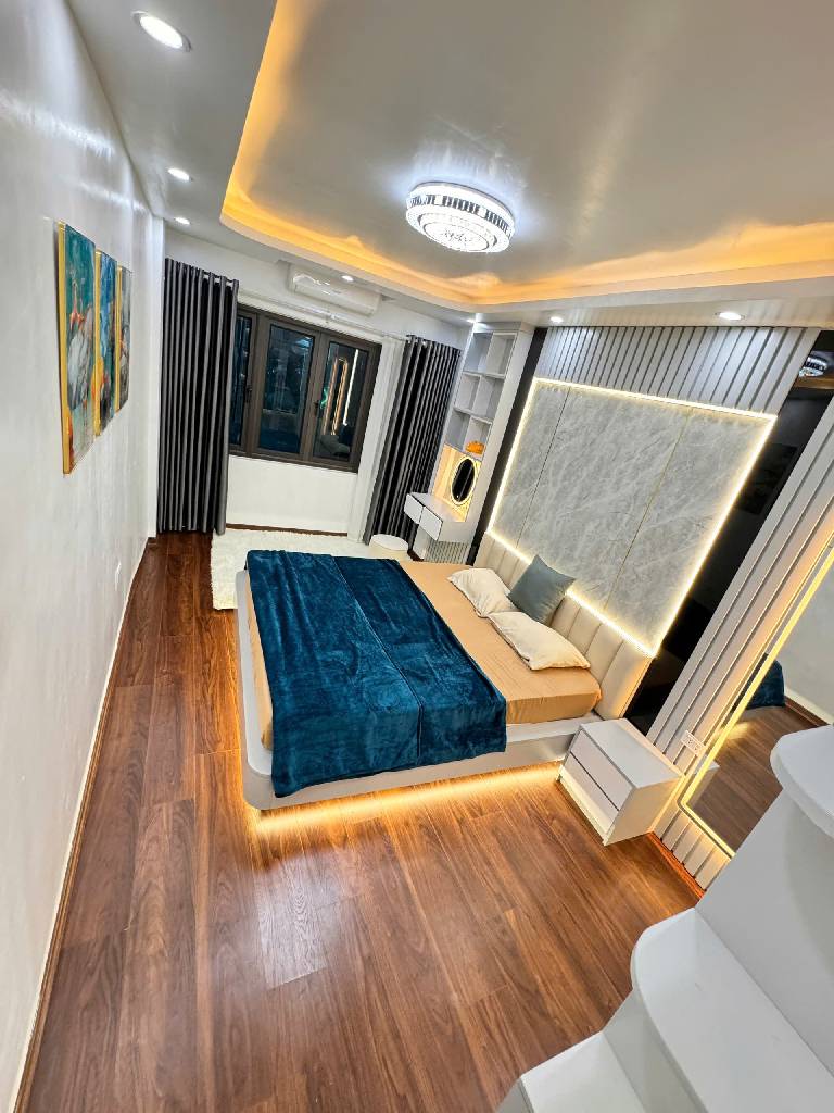 Bán nhà Ngõ Toàn Thắng - diện tích 40m2 4 tầng - Nhà đẹp ở ngay - giá 8 tỷ