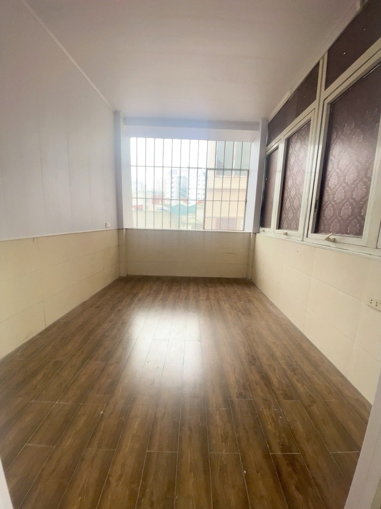 Bán nhà Đê Tô Hoàng - diện tích 10m2 5 tầng - Lô góc - giá 3 tỷ