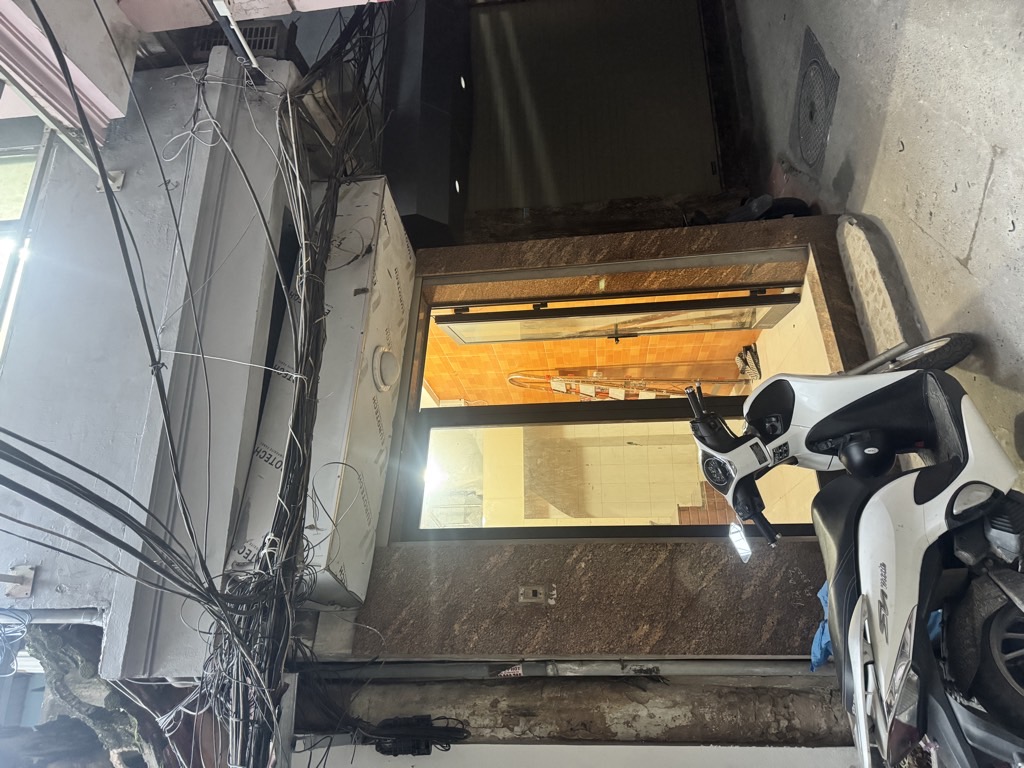 Bán nhà Đê Tô Hoàng - diện tích 10m2 5 tầng - Lô góc - giá 3 tỷ