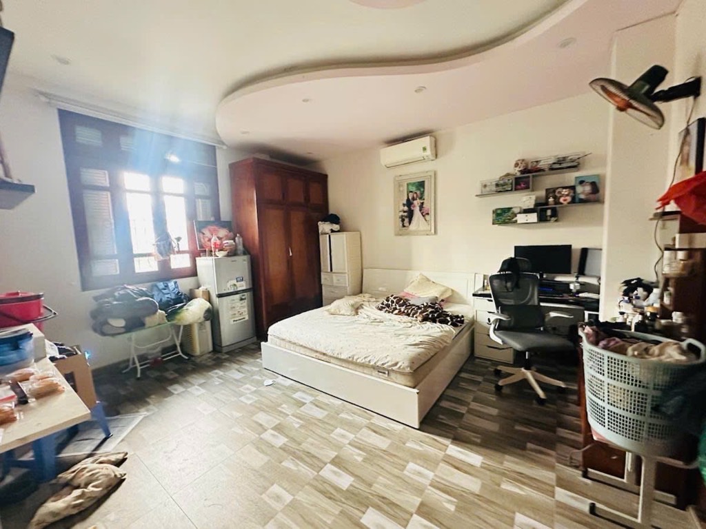 Bán nhà Mạc Thị Bưởi - diện tích 24.7m2 5 tầng - Ô TÔ ĐỖ CỬA QUA NHÀ - giá 8,5 tỷ