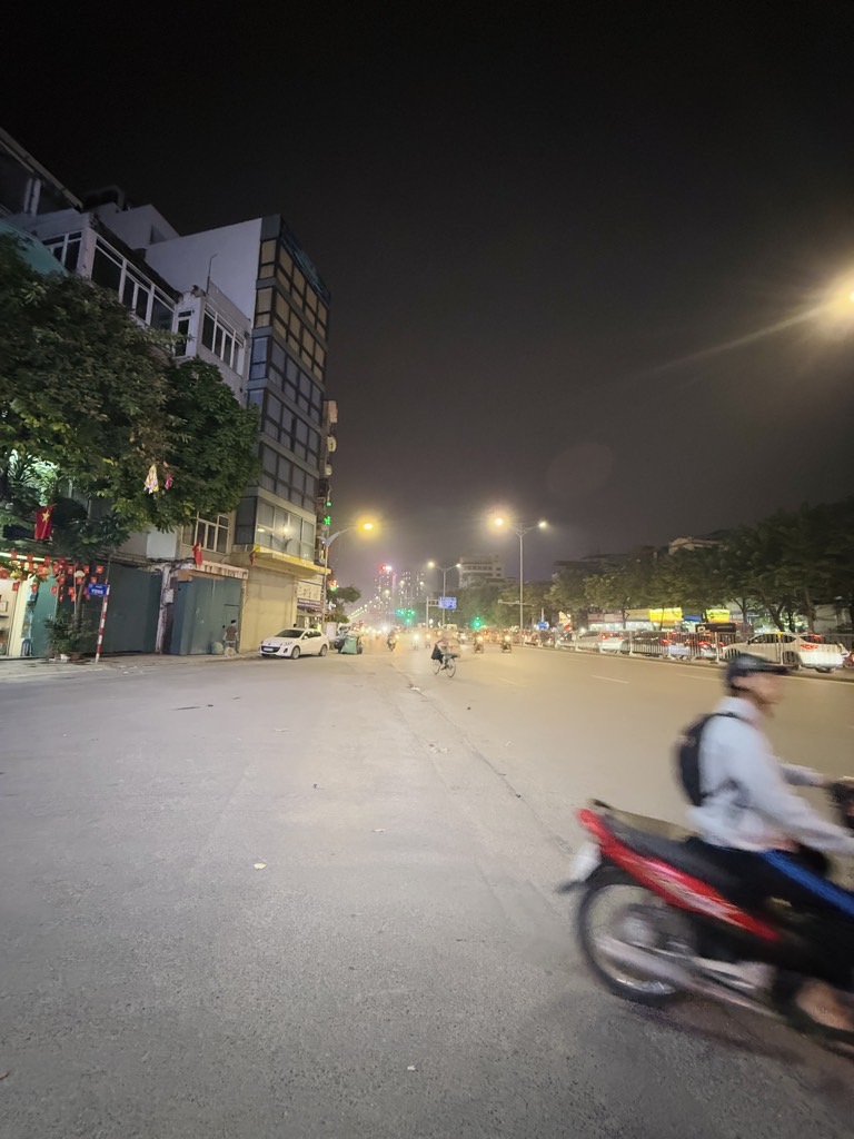 Bán nhà Giải Phóng - diện tích 25,7m2 5 tầng - Nhà 2 mặt phố, kinh doanh sầm uất - giá 14,8 tỷ