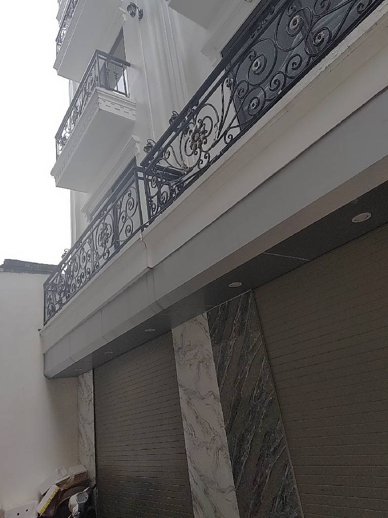 Bán nhà Nguyễn Khoái - diện tích 34,6m2 5 tầng - Nhà đẹp gần 2 trường đại học - giá 7,8 tỷ