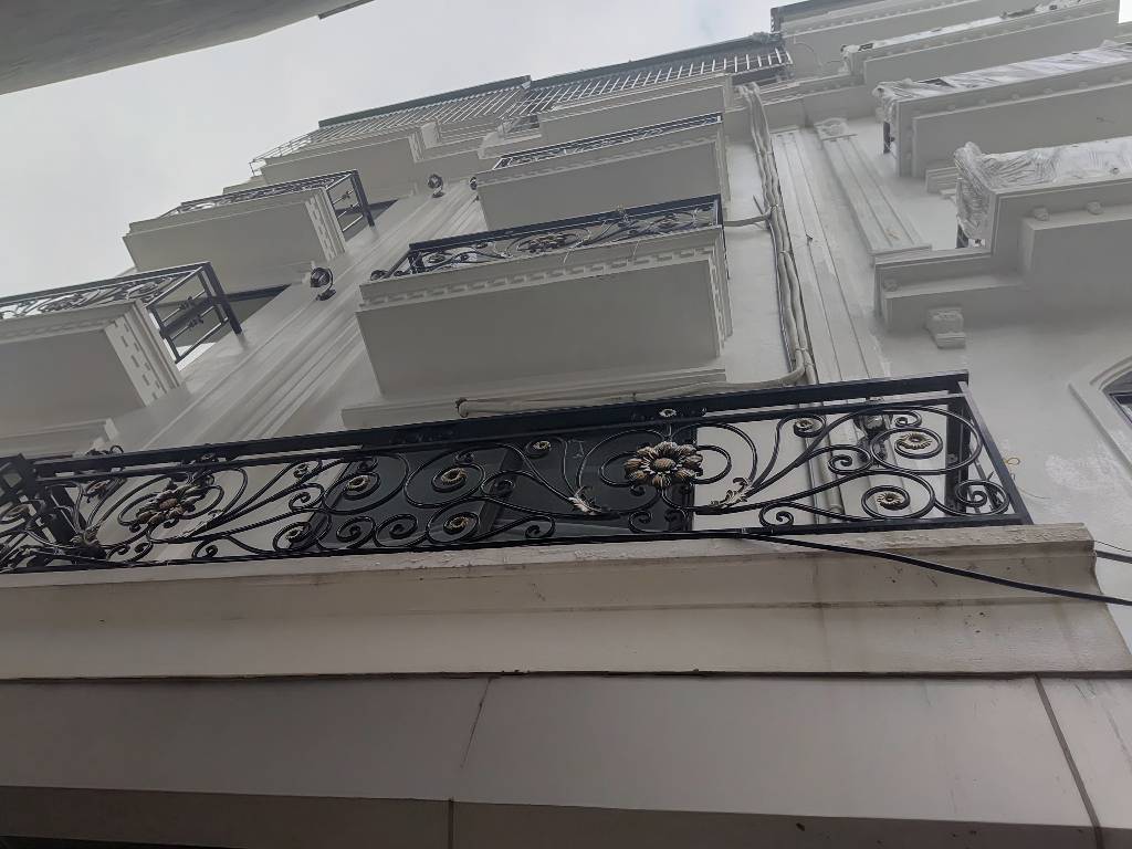 Bán nhà Nguyễn Khoái - diện tích 34,6m2 5 tầng - Nhà đẹp gần 2 trường đại học - giá 7,8 tỷ