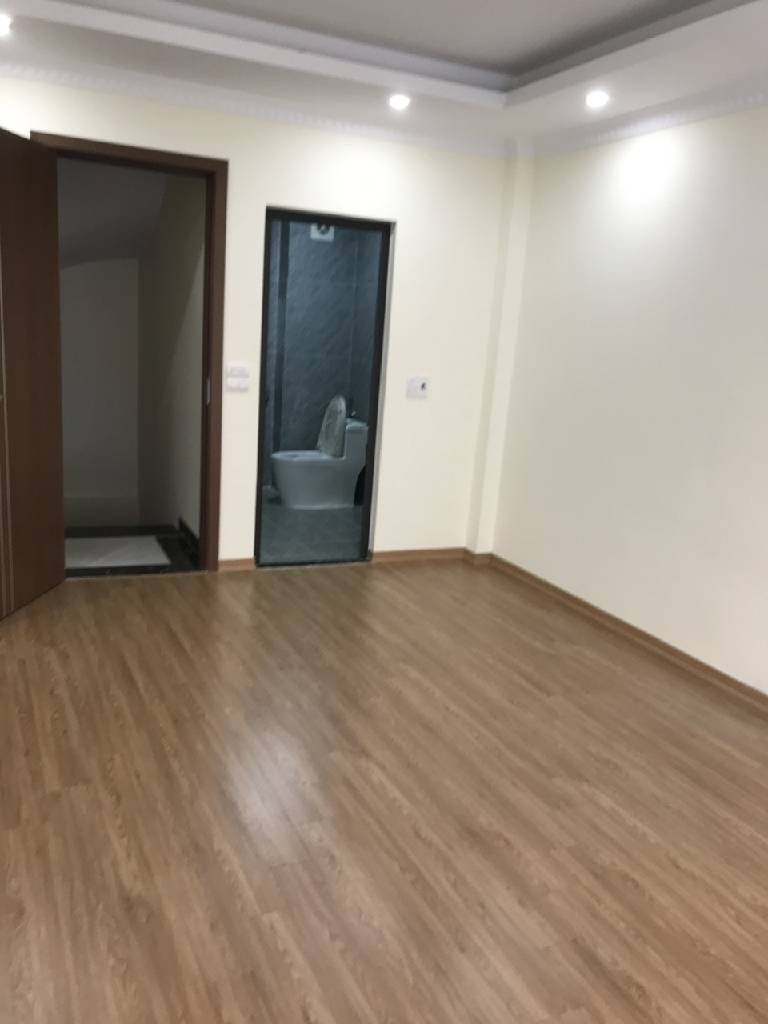Bán nhà Nguyễn Khoái - diện tích 34,6m2 5 tầng - Nhà đẹp gần 2 trường đại học - giá 7,8 tỷ