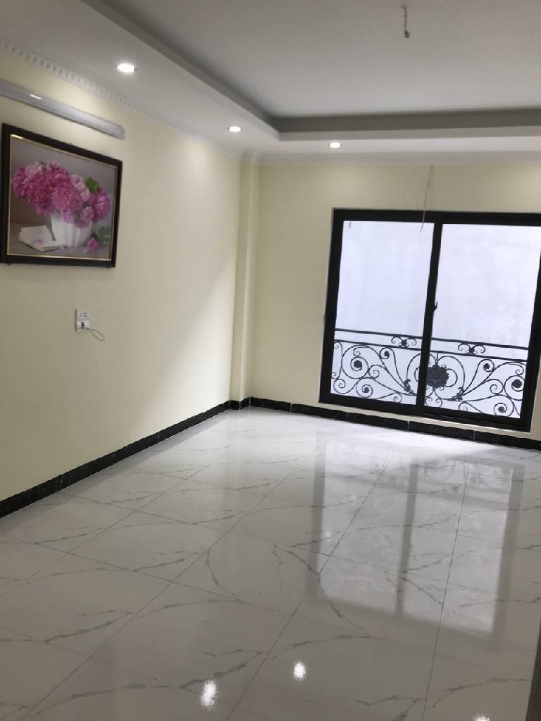 Bán nhà Nguyễn Khoái - diện tích 34,6m2 5 tầng - Nhà đẹp gần 2 trường đại học - giá 7,8 tỷ