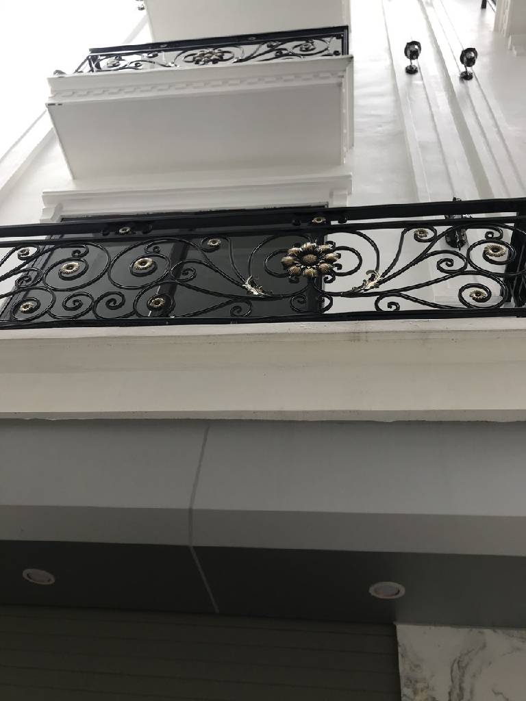 Bán nhà Nguyễn Khoái - diện tích 34,6m2 5 tầng - Nhà đẹp gần 2 trường đại học - giá 7,8 tỷ