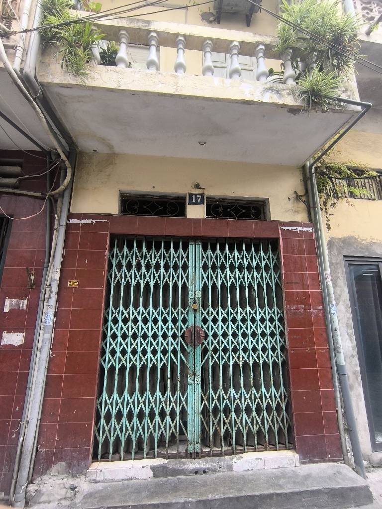 Bán nhà Ngõ Đình Đại - diện tích 16,5m2 3 tầng - ô tô đỗ cửa - giá 5,9 tỷ