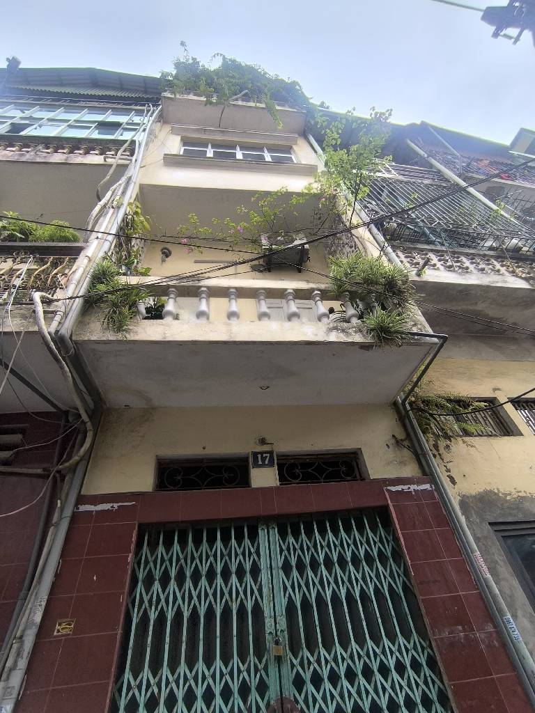 Bán nhà Ngõ Đình Đại - diện tích 16,5m2 3 tầng - ô tô đỗ cửa - giá 5,9 tỷ