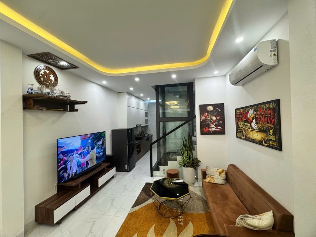 Bán nhà phố Đức Giang 45m2 x 5 tầng, Q. Long Biên – Giá 12,5 tỷ