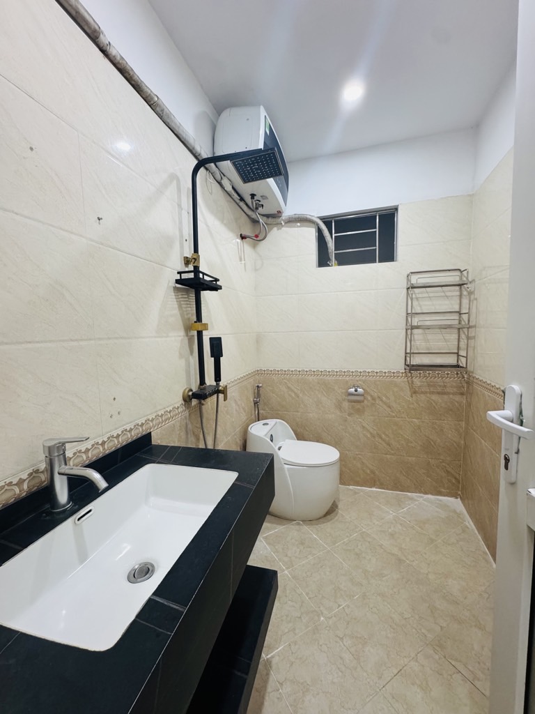 Bán nhà Văn Hương - diện tích 35m2 5 tầng - MẶT NGÕ KINH DOANH - giá 10,5 tỷ