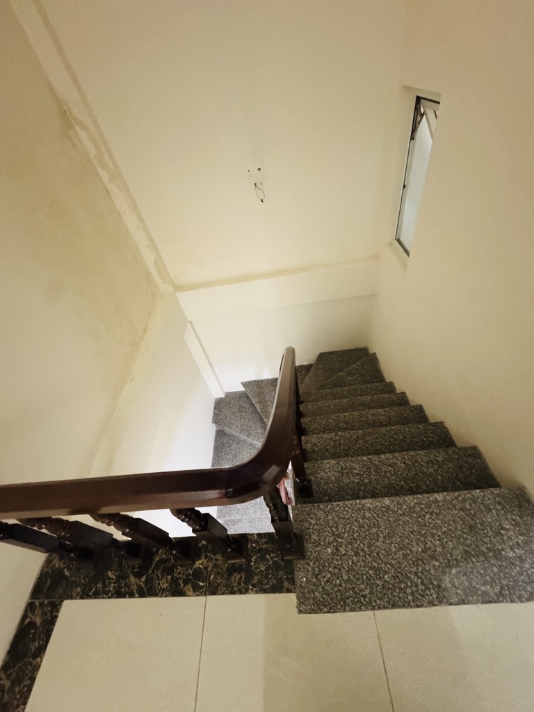 Bán nhà Văn Hương - diện tích 35m2 5 tầng - MẶT NGÕ KINH DOANH - giá 10,5 tỷ