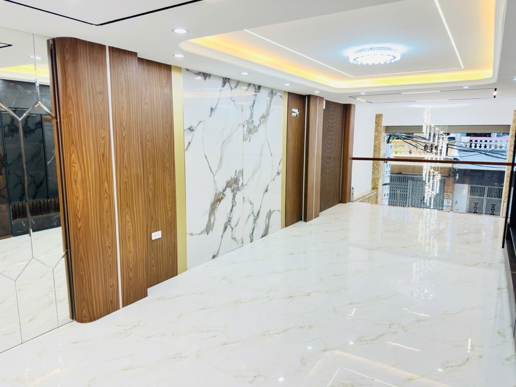 Bán nhà Kim Đồng - diện tích 54m2 7 tầng - Ô tô tránh - giá 23,6 tỷ