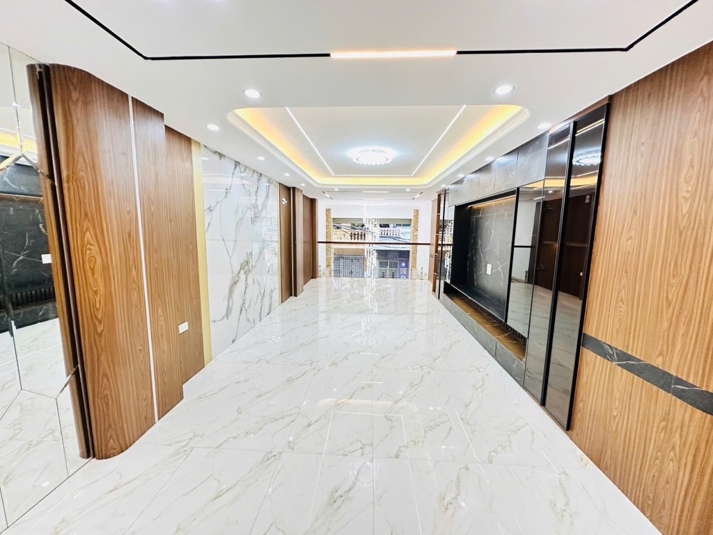 Bán nhà Kim Đồng - diện tích 54m2 7 tầng - Ô tô tránh - giá 23,6 tỷ