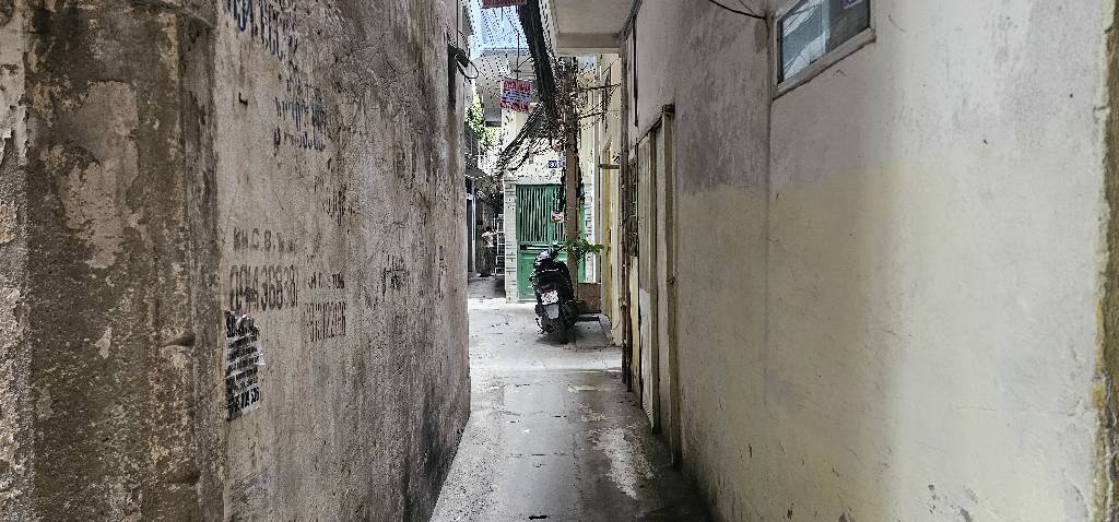 Bán nhà Thanh Nhàn - diện tích 19m2 3 tầng - ngõ xe 3 gác - giá 5,7 tỷ