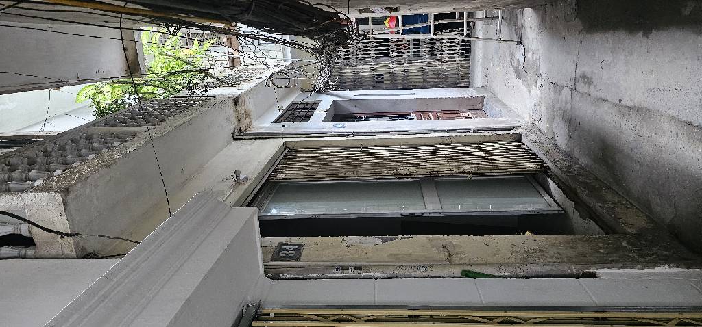 Bán nhà Thanh Nhàn - diện tích 19m2 3 tầng - ngõ xe 3 gác - giá 5,7 tỷ