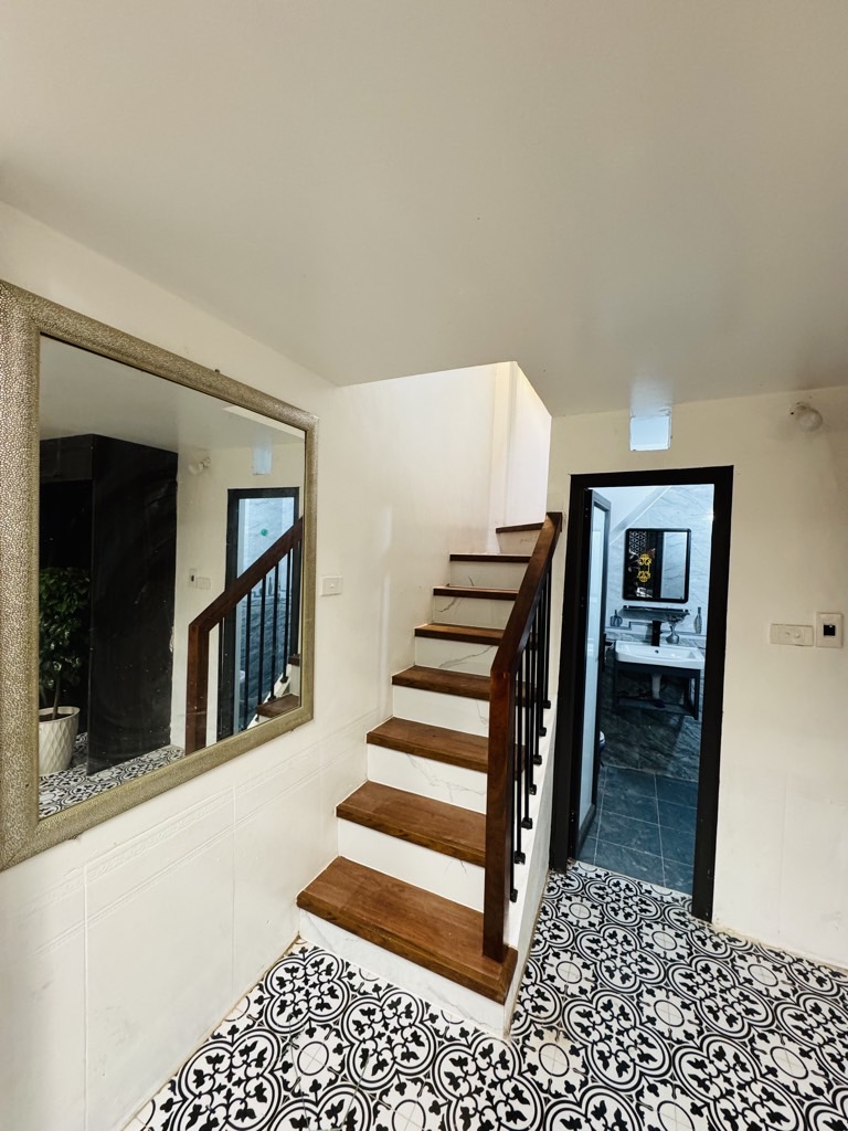 Bán nhà Hòa Bình - diện tích 19,1m2 5 tầng - Ô TÔ ĐỖ CỬA - giá 7,0 tỷ