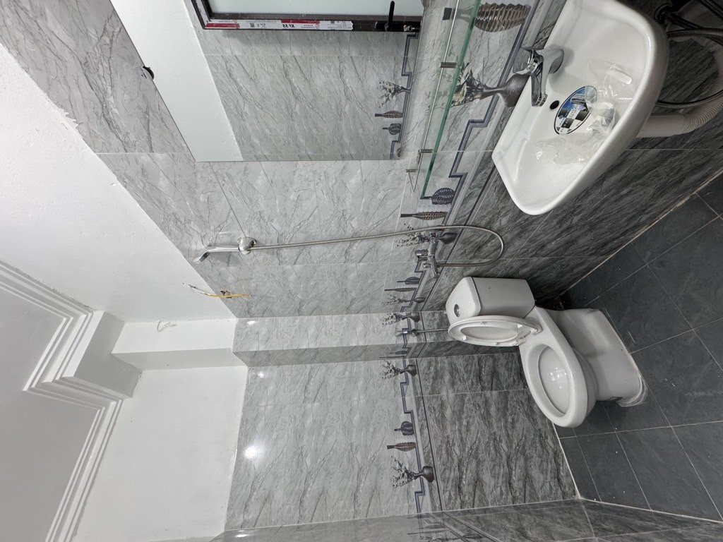 Bán nhà Hòa Bình - diện tích 19,1m2 5 tầng - Ô TÔ ĐỖ CỬA - giá 7,0 tỷ