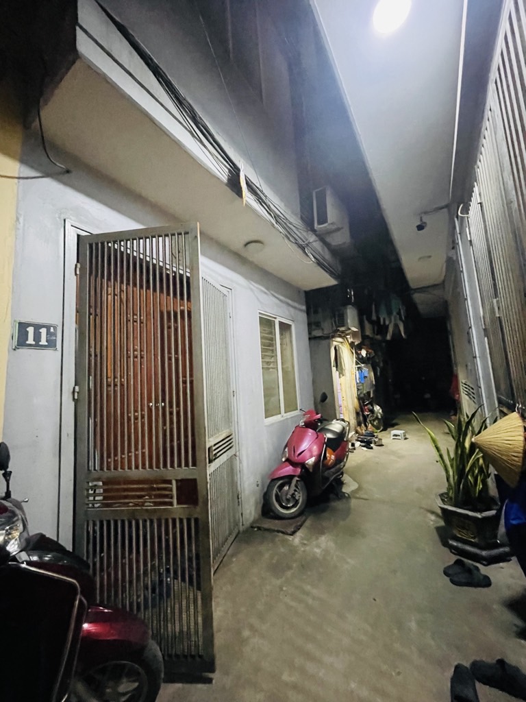 Bán nhà Đại Từ - diện tích 32m2 3 tầng - Nhà lô góc 2 mặt thoáng - giá 7,9 tỷ