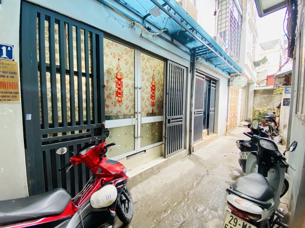 Bán nhà Định Công Thượng - diện tích 49m2 3 tầng - Lô góc thoáng sáng - giá 6,35 tỷ