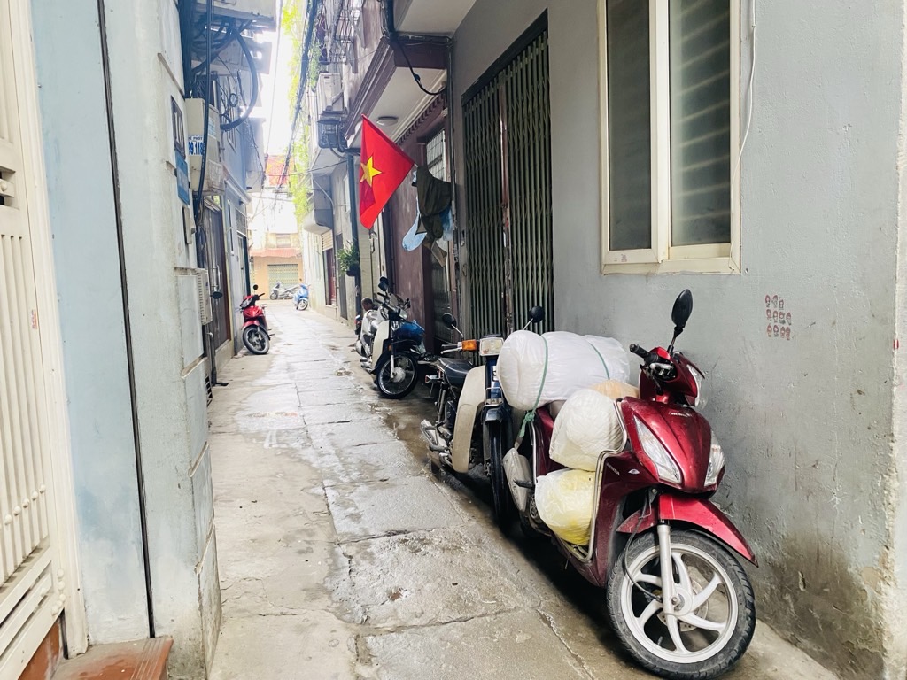 Bán nhà Định Công Thượng - diện tích 49m2 3 tầng - Lô góc thoáng sáng - giá 6,35 tỷ