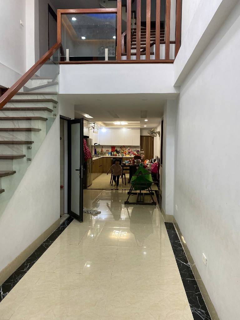 Bán nhà Yên Lãng - diện tích 54m2 6 tầng - Siêu siêu gần phố - giá 19,3 tỷ