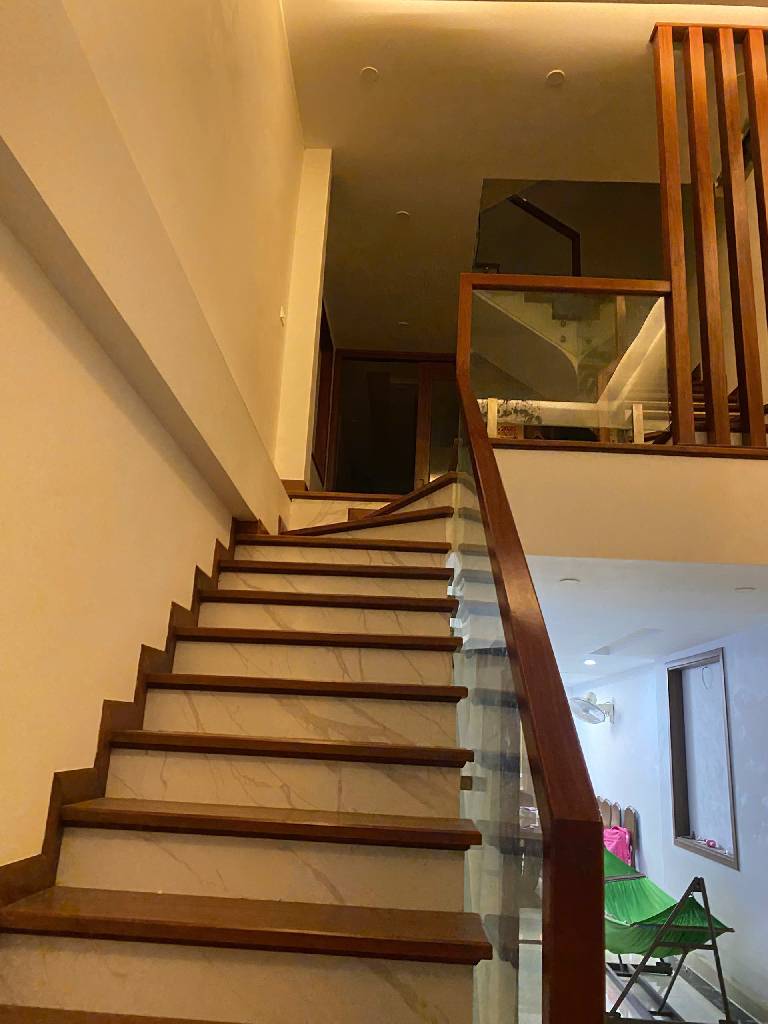 Bán nhà Yên Lãng - diện tích 54m2 6 tầng - Siêu siêu gần phố - giá 19,3 tỷ