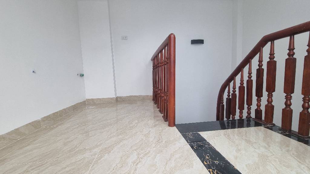 Bán nhà Thịnh Liệt - diện tích 30m2 5 tầng - Cách đường ô tô tránh thẳng đúng 15m - giá 7,36 tỷ