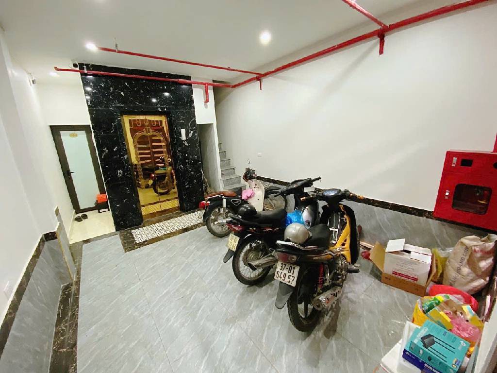 Bán nhà Ngõ Đình Đông - diện tích 36m2 6 tầng - Lô góc, thang máy - giá 11,5 tỷ