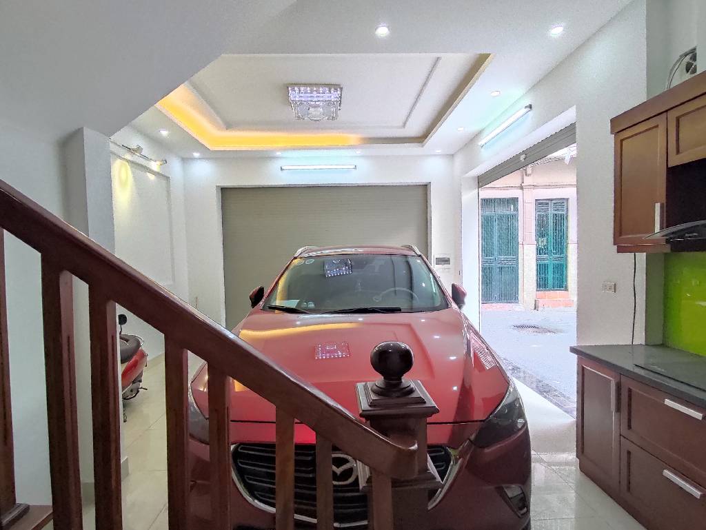 Bán nhà Vương Thừa Vũ - diện tích 38m2 5 tầng - LÔ GÓC - giá 15,5 tỷ