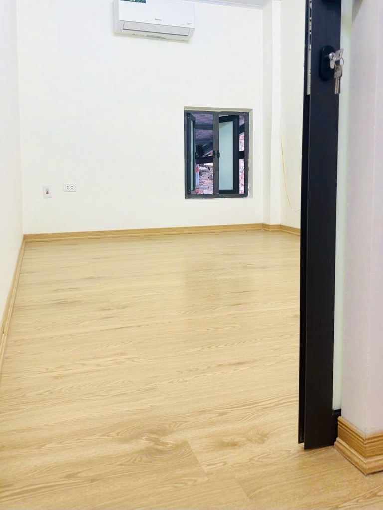 Bán nhà Vĩnh Hoàng - diện tích 30m2 2 tầng - Nhà riêng 3 bước ra đường 2 làn - giá 2,3 tỷ