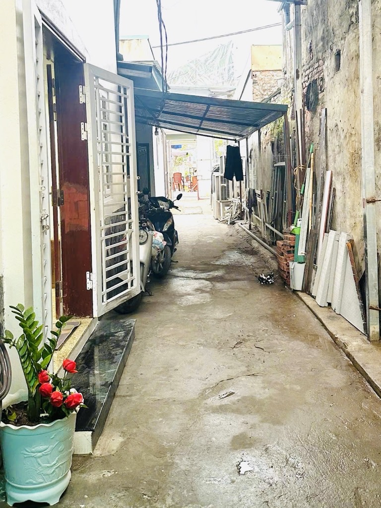 Bán nhà Vĩnh Hoàng - diện tích 30m2 2 tầng - Nhà riêng 3 bước ra đường 2 làn - giá 2,3 tỷ