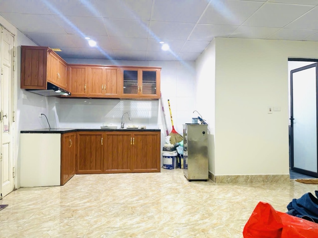 Bán nhà Vĩnh Hoàng - diện tích 30m2 2 tầng - Nhà riêng 3 bước ra đường 2 làn - giá 2,3 tỷ