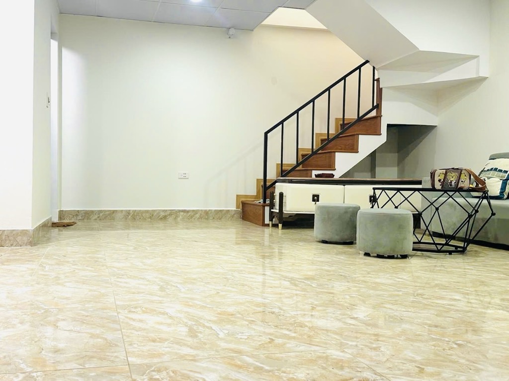 Bán nhà Vĩnh Hoàng - diện tích 30m2 2 tầng - Nhà riêng 3 bước ra đường 2 làn - giá 2,3 tỷ