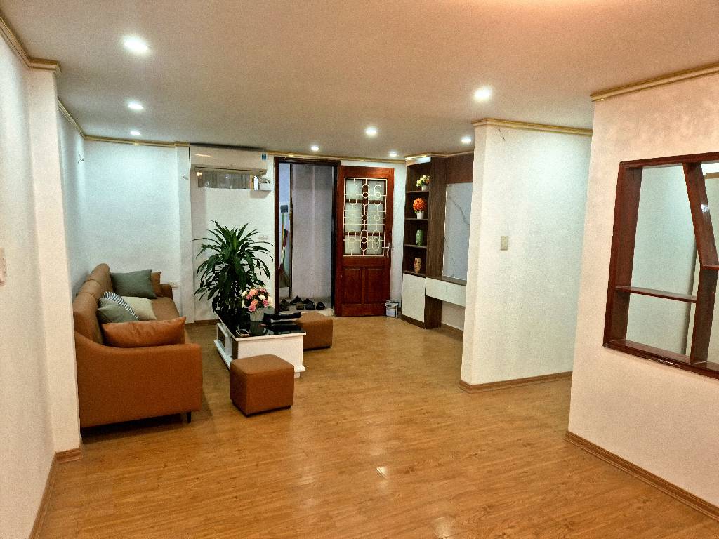 Bán nhà Thái Thịnh - diện tích 150m2 2 tầng - Căn hộ TT 5 ngủ có thể thiết kế 6 ngủ rộng rãi - giá 6,4 tỷ