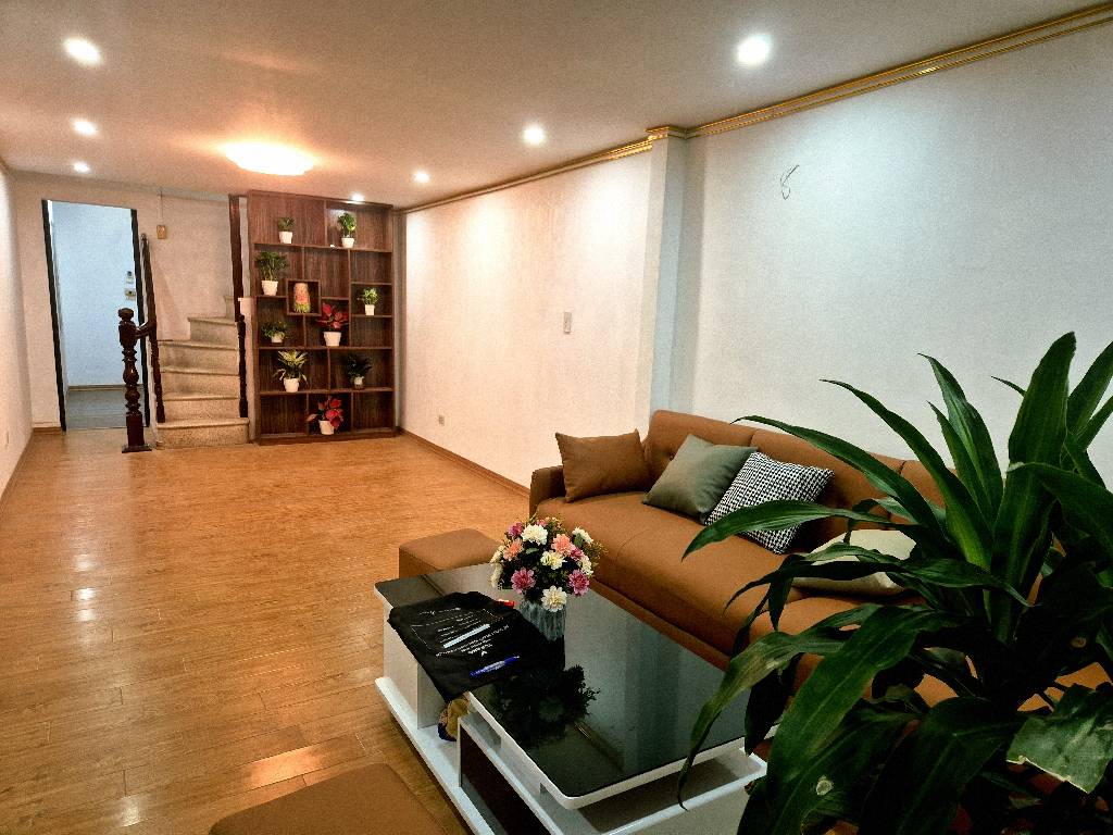 Bán nhà Thái Thịnh - diện tích 150m2 2 tầng - Căn hộ TT 5 ngủ có thể thiết kế 6 ngủ rộng rãi - giá 6,4 tỷ