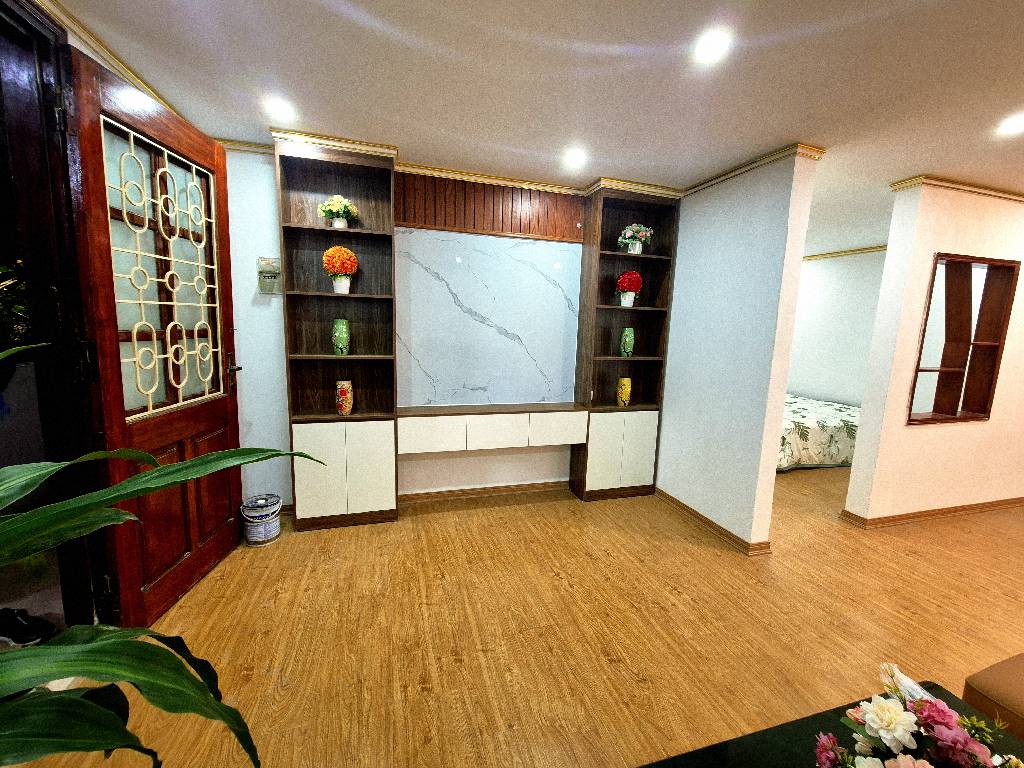 Bán nhà Thái Thịnh - diện tích 150m2 2 tầng - Căn hộ TT 5 ngủ có thể thiết kế 6 ngủ rộng rãi - giá 6,4 tỷ