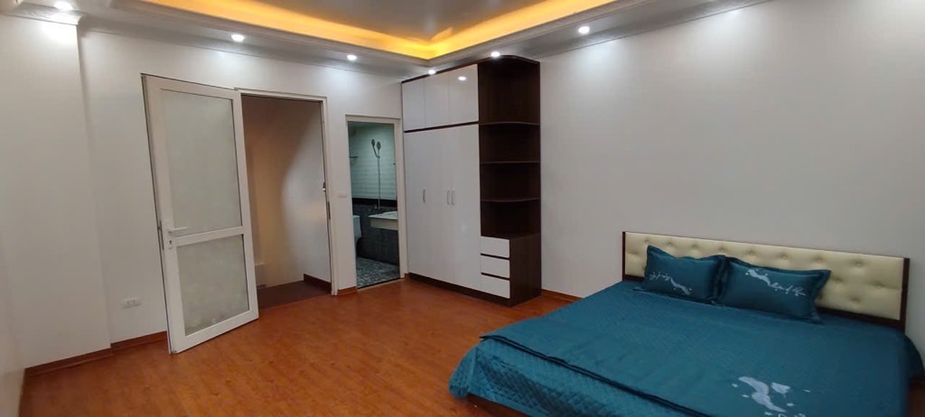 Bán nhà Sở Thượng - diện tích 31m2 5 tầng - ô tô đỗ gần - giá 8,3 tỷ