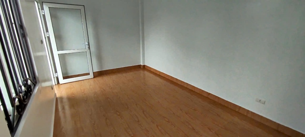 Bán nhà Sở Thượng - diện tích 31m2 5 tầng - ô tô đỗ gần - giá 8,3 tỷ