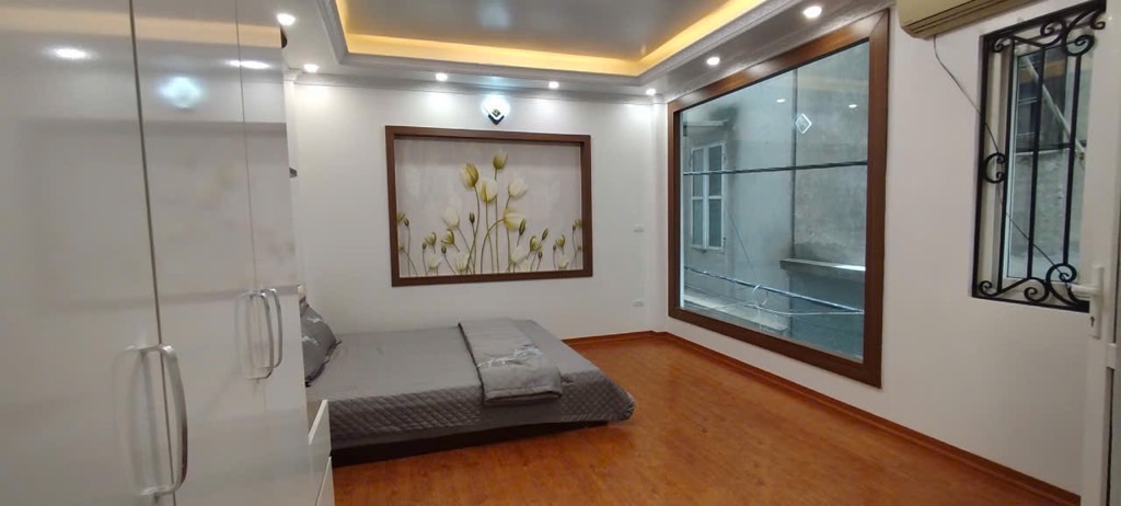 Bán nhà Sở Thượng - diện tích 31m2 5 tầng - ô tô đỗ gần - giá 8,3 tỷ