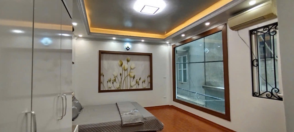 Bán nhà Sở Thượng - diện tích 31m2 5 tầng - ô tô đỗ gần - giá 8,3 tỷ