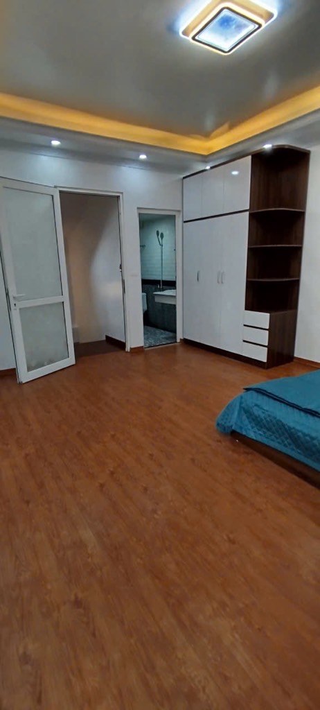 Bán nhà Sở Thượng - diện tích 31m2 5 tầng - ô tô đỗ gần - giá 8,3 tỷ