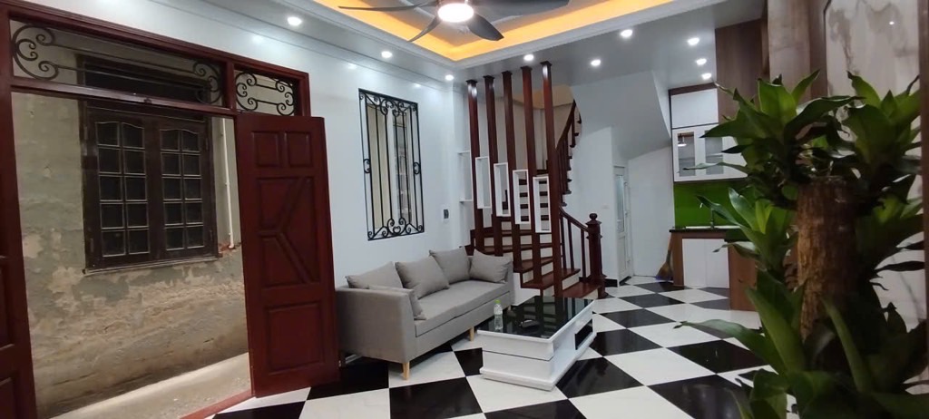 Bán nhà Sở Thượng - diện tích 31m2 5 tầng - ô tô đỗ gần - giá 8,3 tỷ