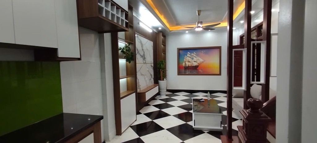 Bán nhà Sở Thượng - diện tích 31m2 5 tầng - ô tô đỗ gần - giá 8,3 tỷ