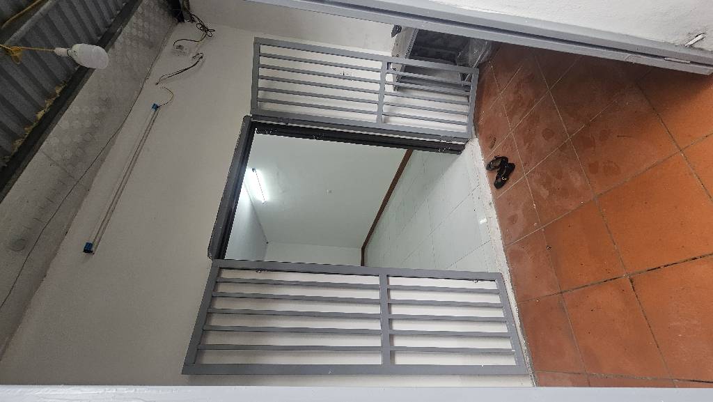 Bán nhà Thúy Lĩnh - diện tích 42,1m2 1,5 tầng - ô tô đỗ cửa - giá 2 tỷ