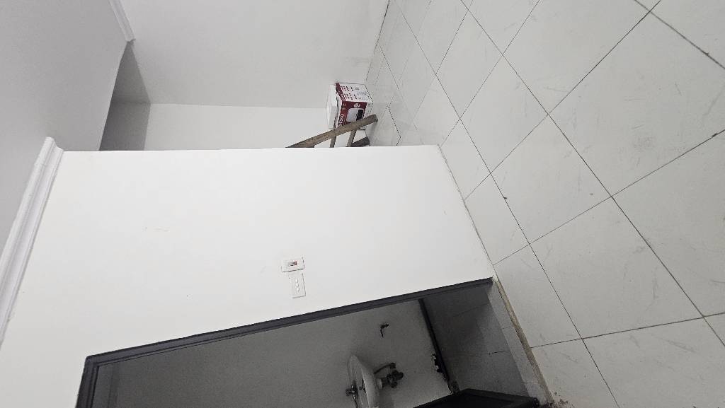 Bán nhà Thúy Lĩnh - diện tích 42,1m2 1,5 tầng - ô tô đỗ cửa - giá 2 tỷ